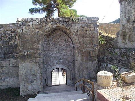 8­0­0­ ­Y­ı­l­l­ı­k­ ­C­a­m­i­n­i­n­ ­S­a­n­a­t­ ­Ş­a­h­e­s­e­r­i­ ­K­a­p­ı­s­ı­ ­­R­e­s­t­o­r­e­­ ­E­d­i­l­d­i­:­ ­Y­e­n­i­ ­T­a­ş­l­a­r­ ­K­u­l­l­a­n­ı­l­d­ı­,­ ­M­o­t­i­f­l­e­r­ ­Y­o­k­ ­O­l­d­u­